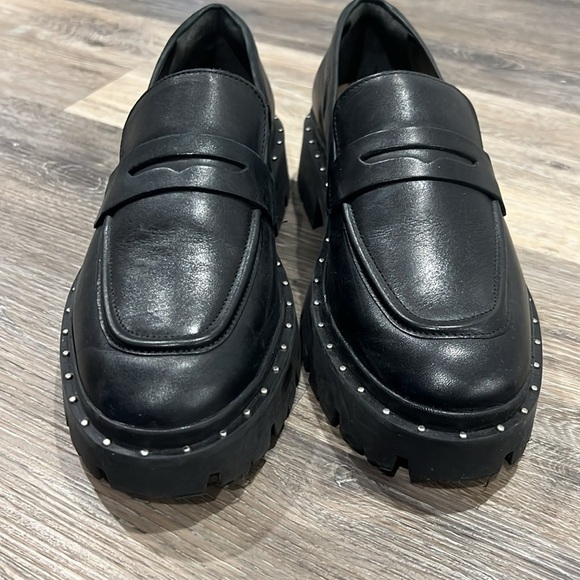 Schutz black leather Christie chunky studded lug sole loafer size 8.5 - Picture 2 of 11